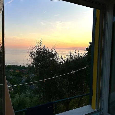Apartman Ca' Maria Colombo, Entire With Sea View And Garden *