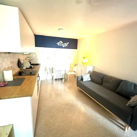 Apartman Ca' Maria Colombo, Entire With Sea View And Garden